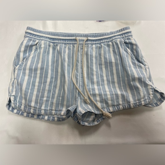 aerie Pants - Aerie blue and white stripper cotton shorts, ver soft and light weight.